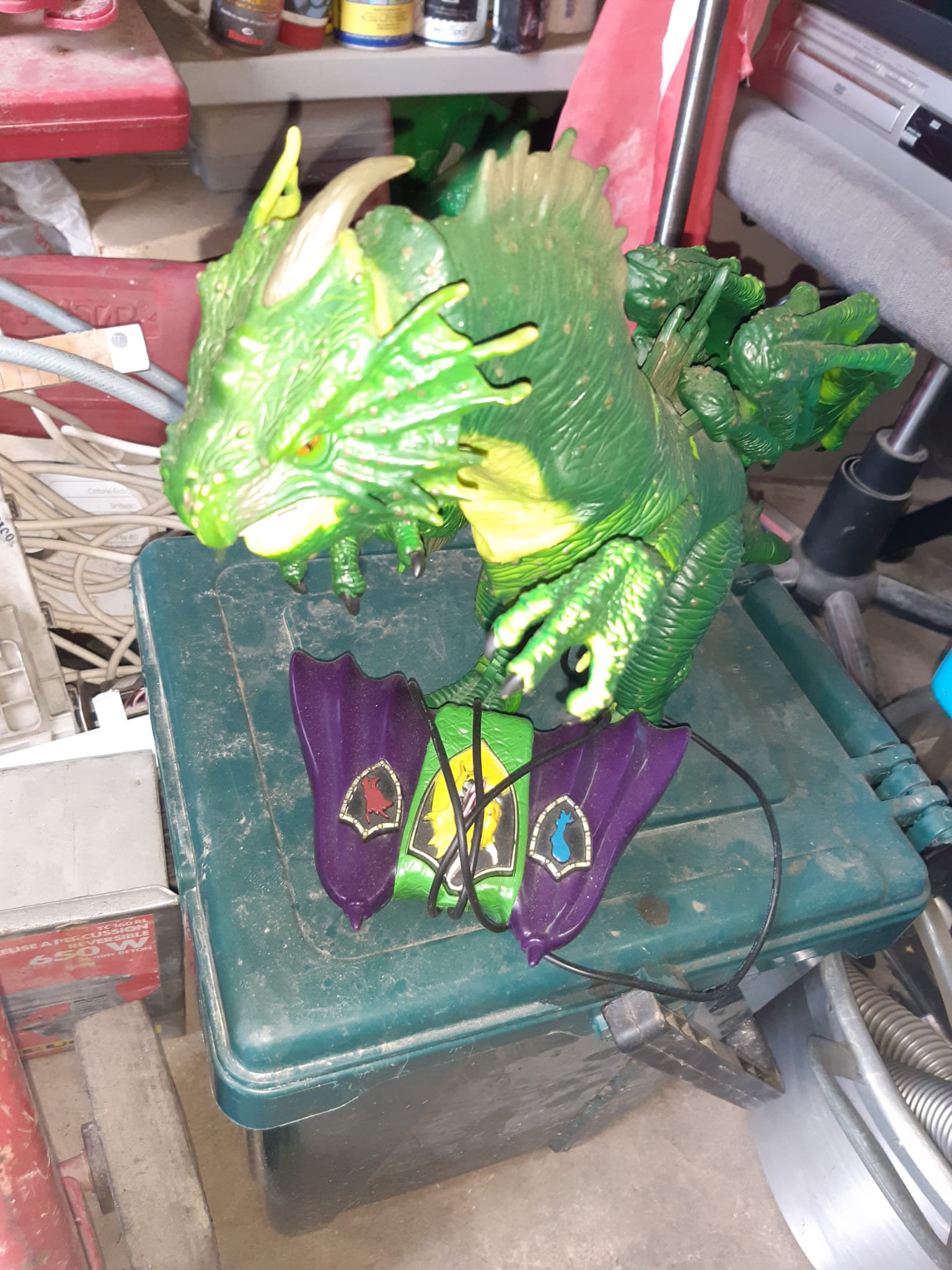 Drago giocattolo con telecomando