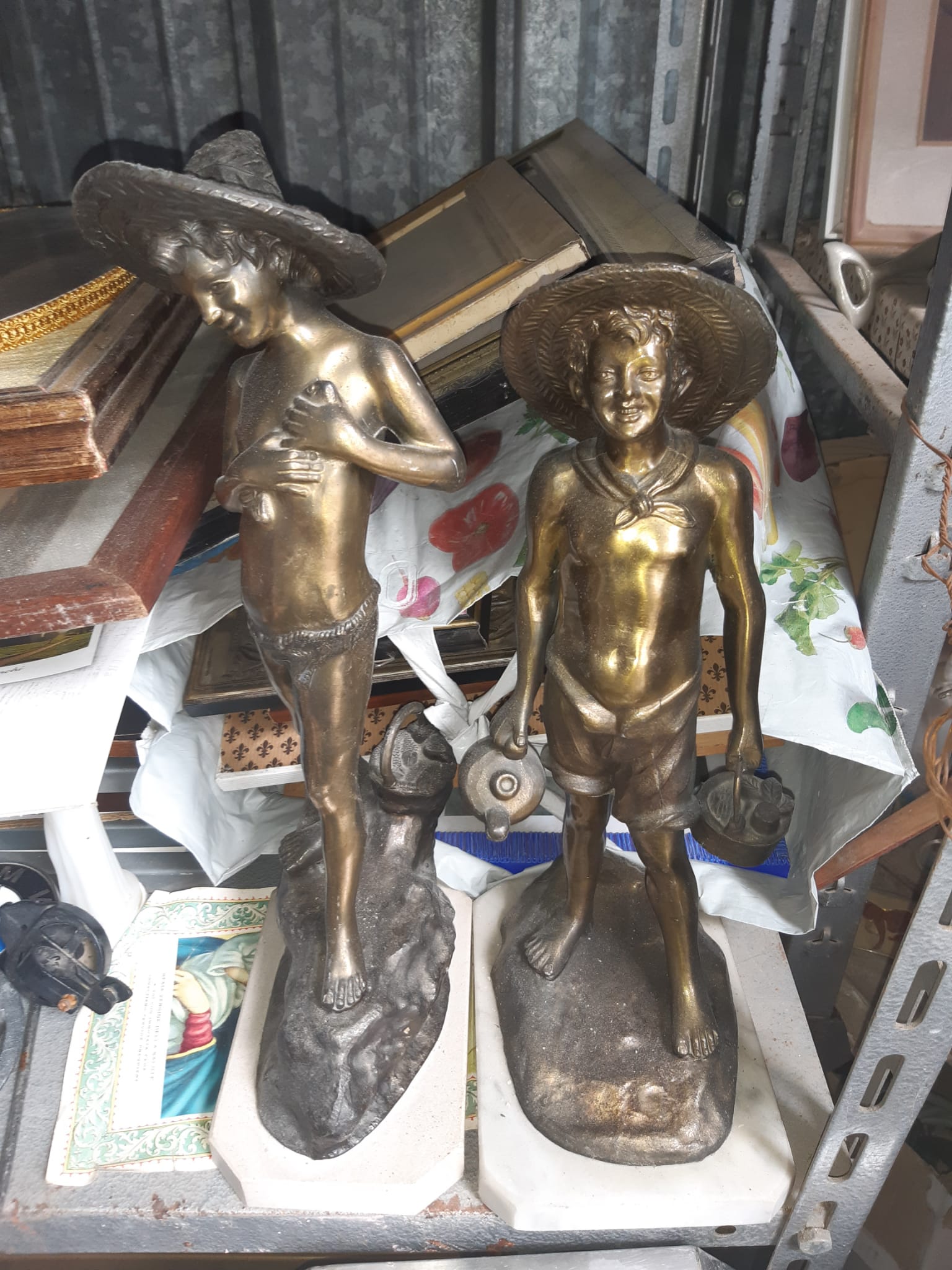 Coppia di statue decorative