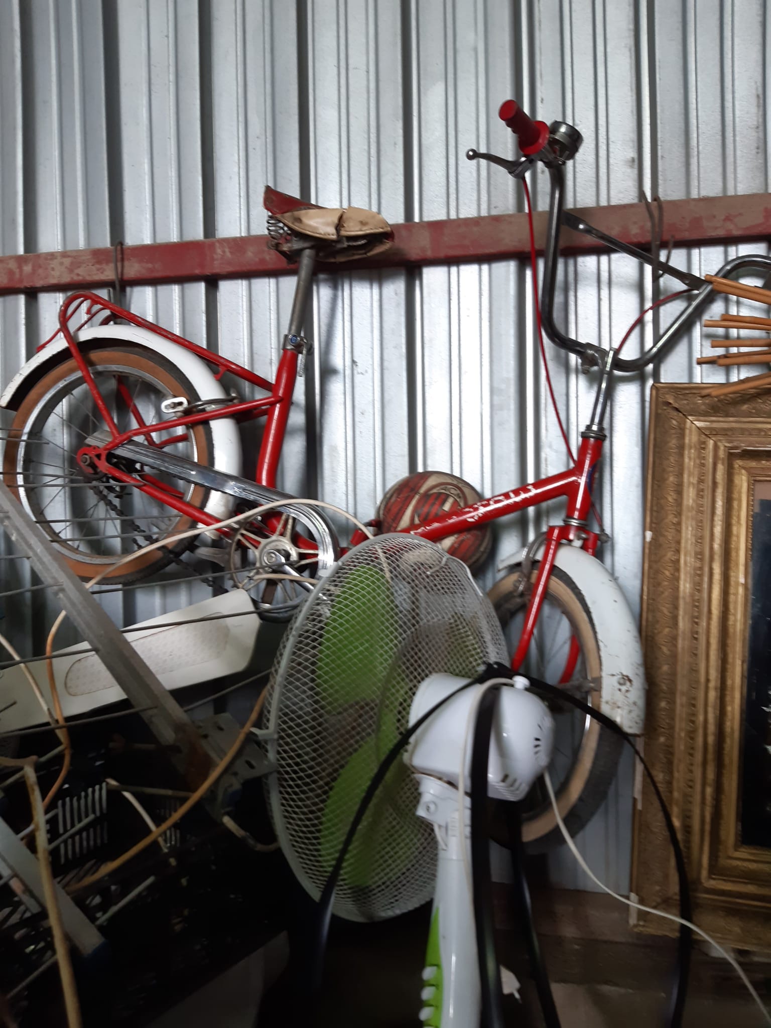 Bicicletta rossa da città